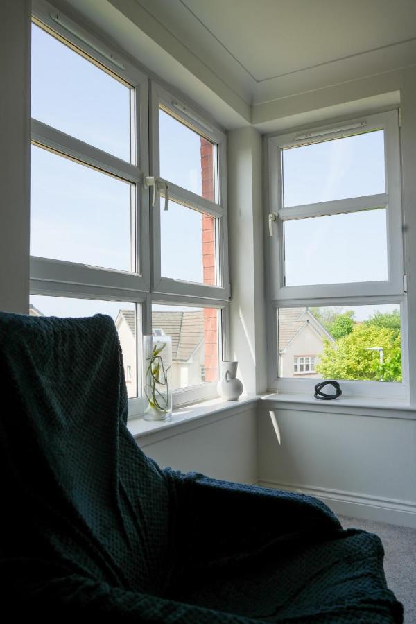 Modern Apartment Ayr Town Centre Prestwick Bagian luar foto